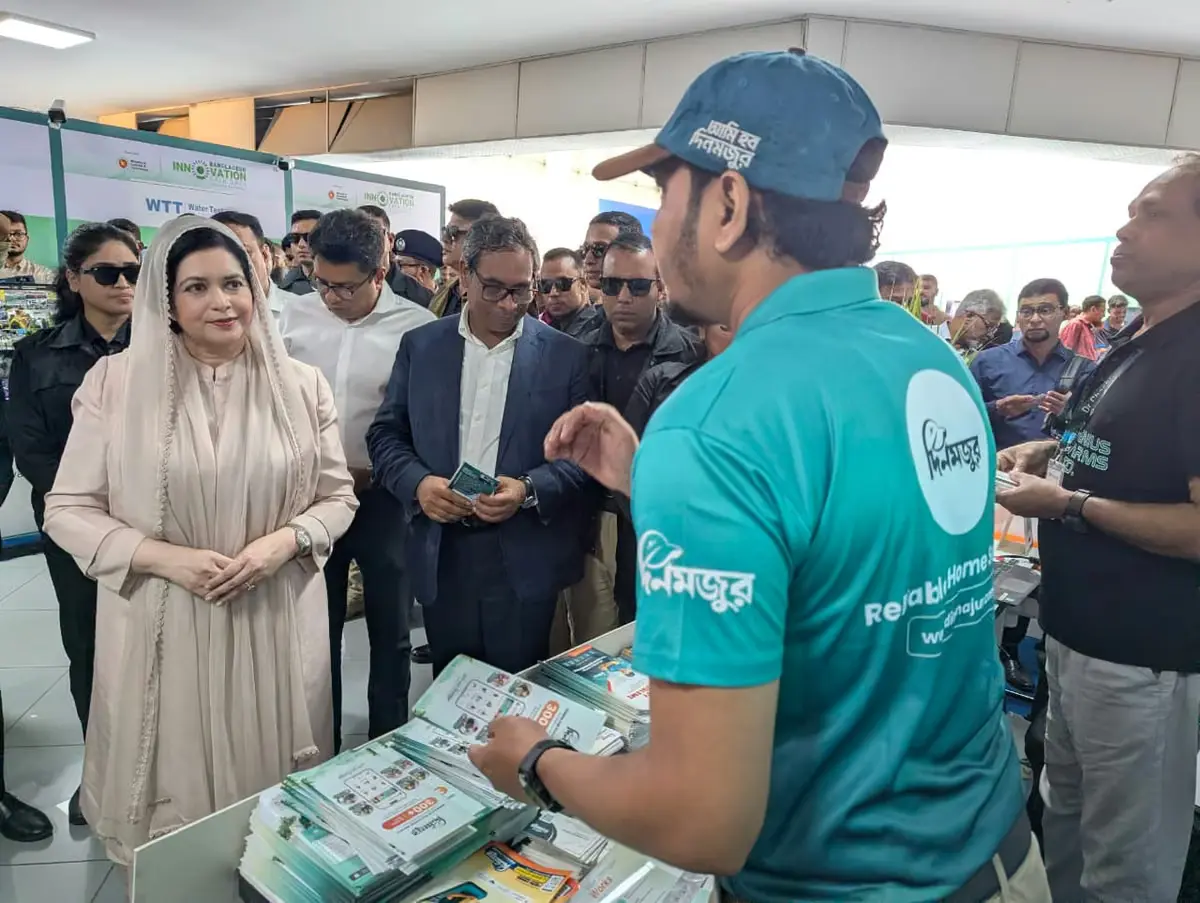 Bangladesh Innovation Fair 2026-এ Dinmajur স্টল পরিদর্শন করছেন ডা. জুবাইদা রহমান